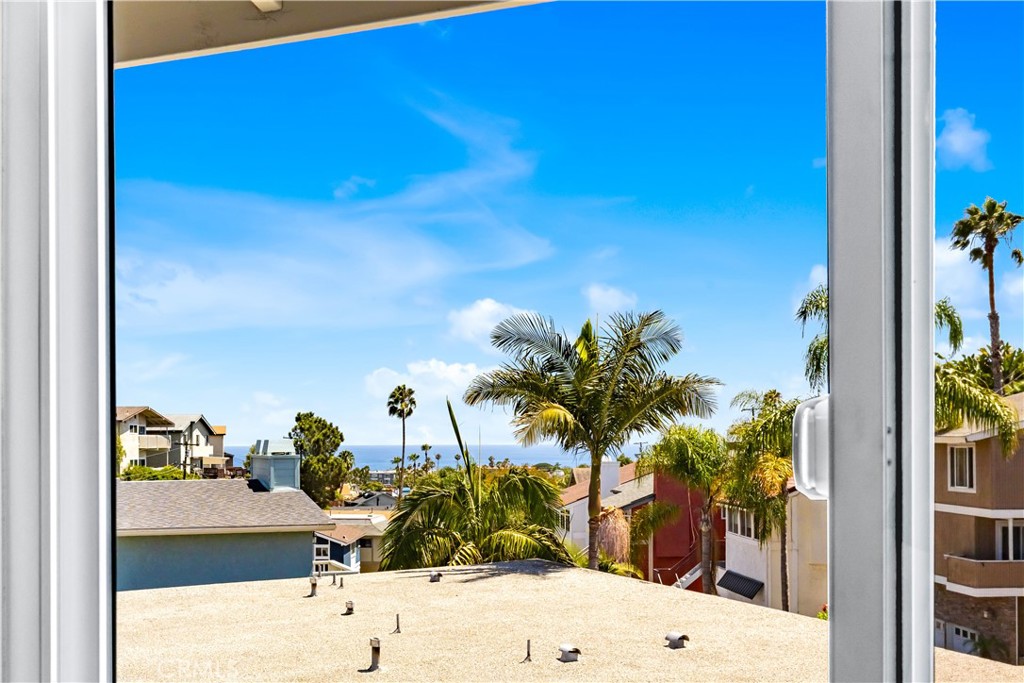 24502 Selva Road, Unit A2 Dana Point, CA 92629 - Photo 22 of 23 a view of a living room