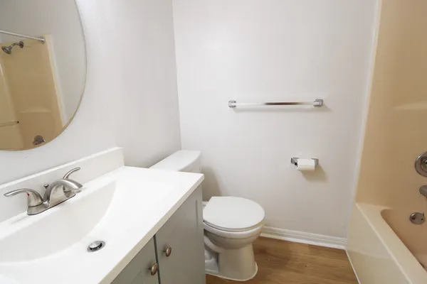 $1,900 | 6907 Stonleigh Place, Austin, TX 78744