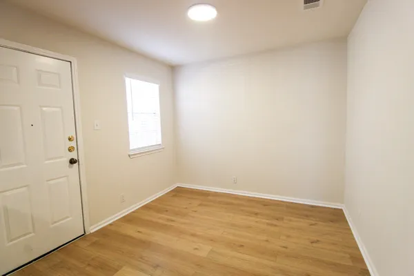 $1,900 | 6907 Stonleigh Place, Austin, TX 78744