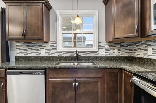 $1,995 | 1629 Kestrel Drive, Clarksville, TN 37040