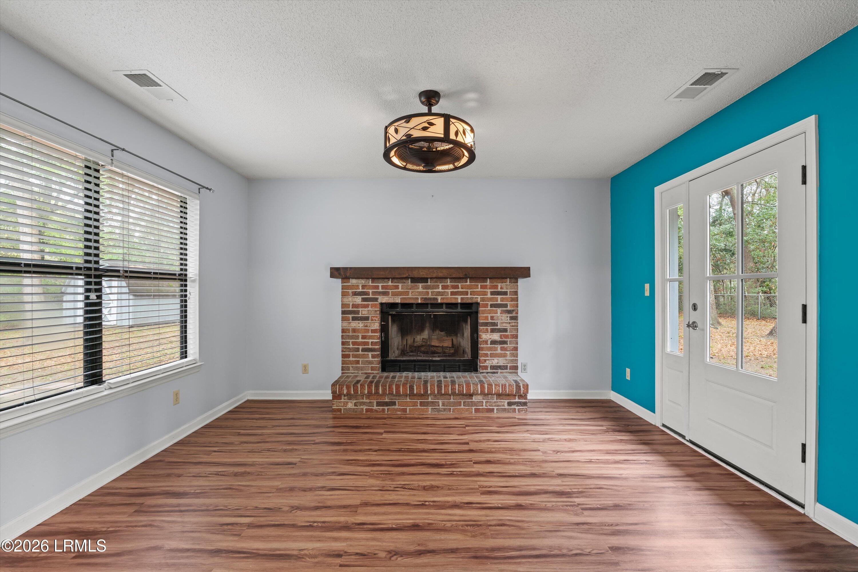 11 Wiggins Road Beaufort, SC 29907 - Photo 9 of 26 09-11 Wiggins Rd