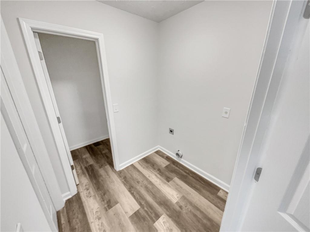 24 Chelsea Lane Grantville, GA 30220 - Photo 14 of 20 a view of a hallway