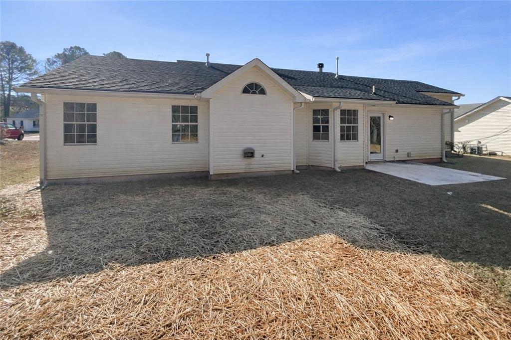 24 Chelsea Lane Grantville, GA 30220 - Photo 20 of 20 a view of a house with a yard