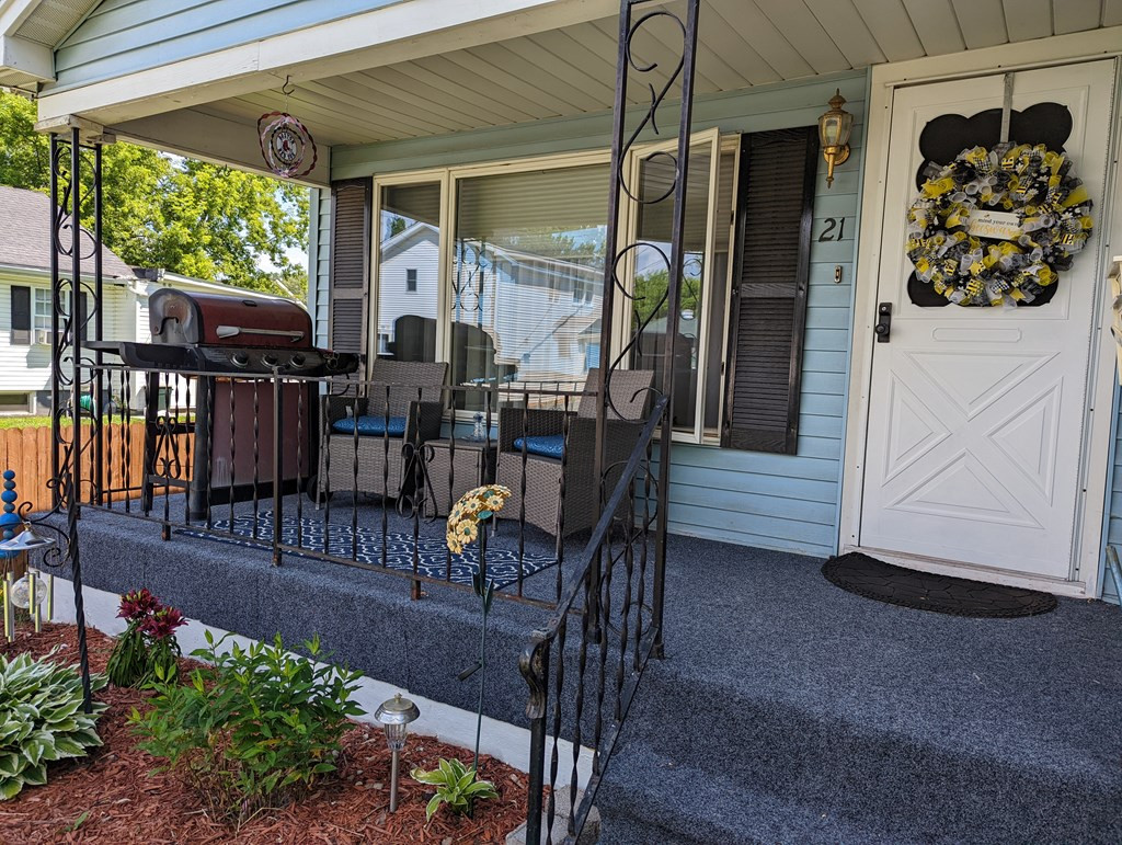 21 Riverside Avenue Plattsburgh, NY 12901 - Photo 4 of 28 Gallery Image 4
