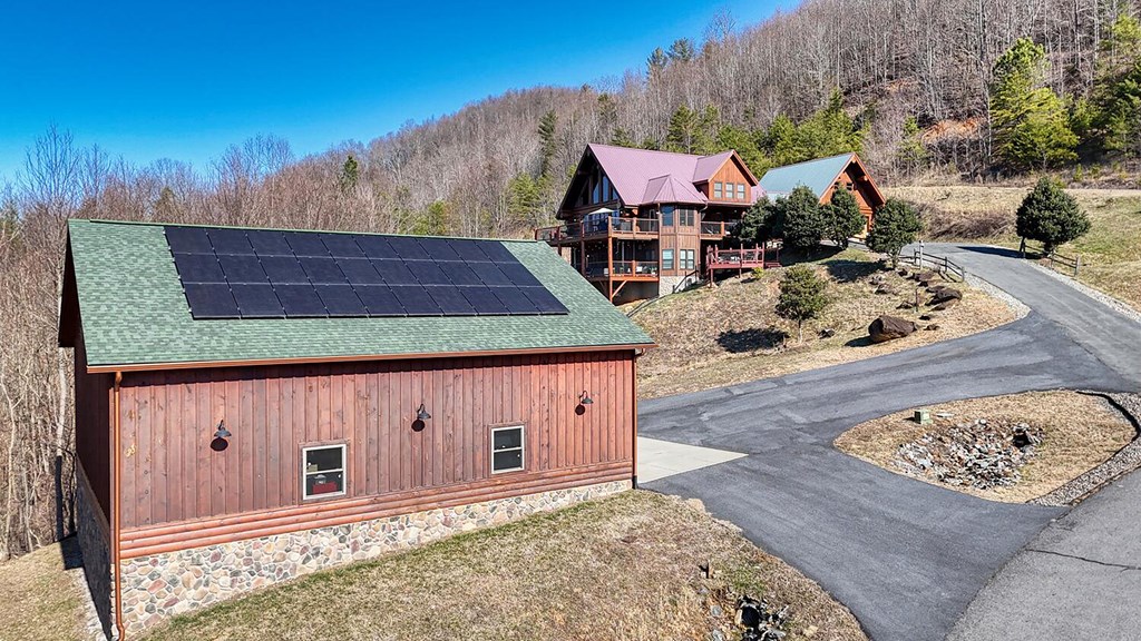 103 Wisteria Drive Murphy, NC 28906 - Photo 53 of 62 a view of a house with wooden fence