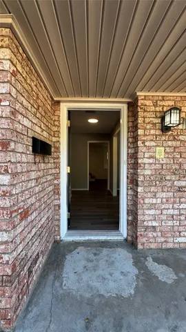 a view of entryway door of the house