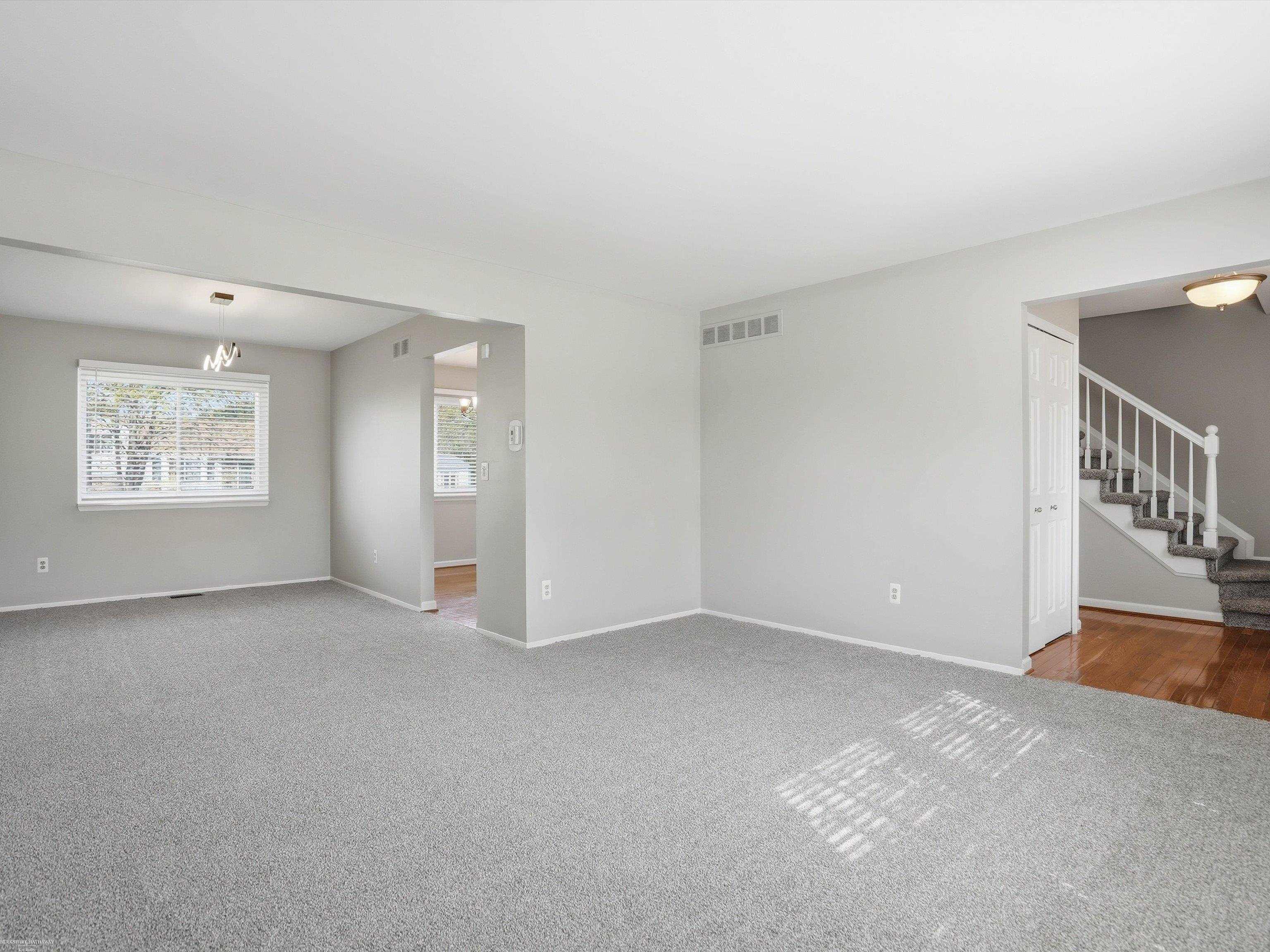 1405 Shaker Street Troy, MI 48083 - Photo 10 of 51 50205374-c5c290a6-231e-46ff-9c54-fdae18acd7f5.JPG