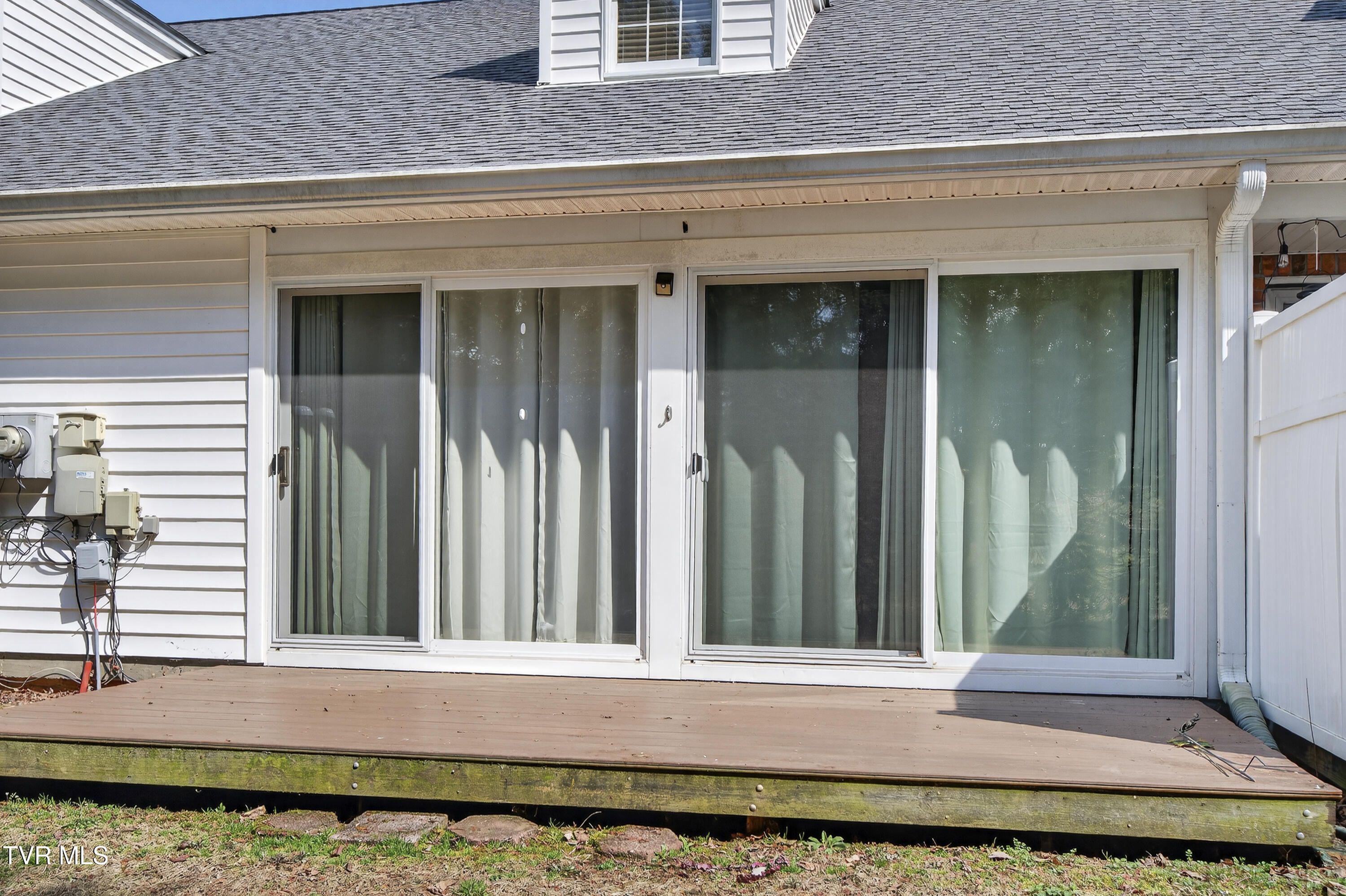 555 Hickory Road Bristol, TN 37620 - Photo 17 of 21 555-Hickory-Rd-Bristol-TN Sharon-Haynes-
