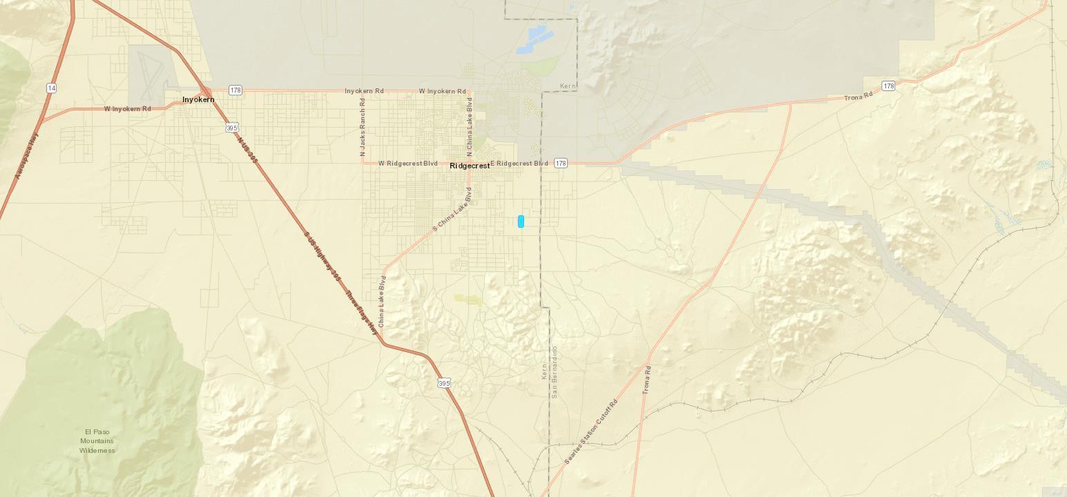 4 West Dolphin Avenue Ridgecrest, CA 93555 - Photo 10 of 16 a bathroom with a bathtub