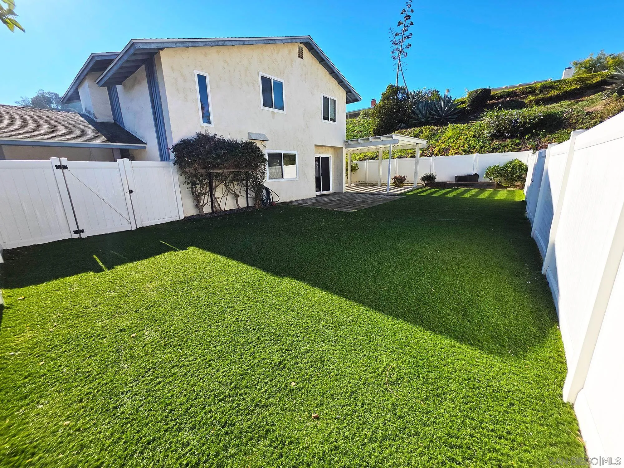 2230 Ledgeview Lane Spring Valley, CA 91977 - Photo 3 of 29