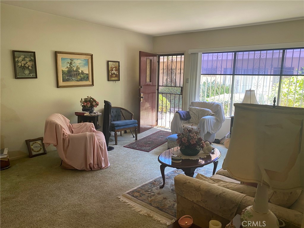 527 Cedar Avenue, Unit 1F Long Beach, CA 90802 - Photo 5 of 12