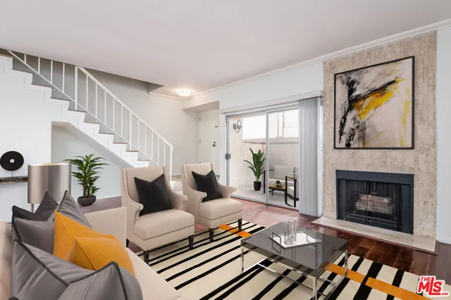 $3,900 | 5139 Balboa Boulevard, Unit 12, Encino, CA 91316