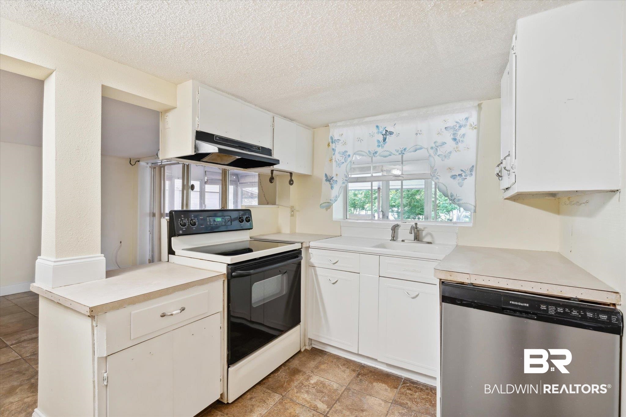 7250 Griffice Road Mobile, AL 36618 - Photo 7 of 46