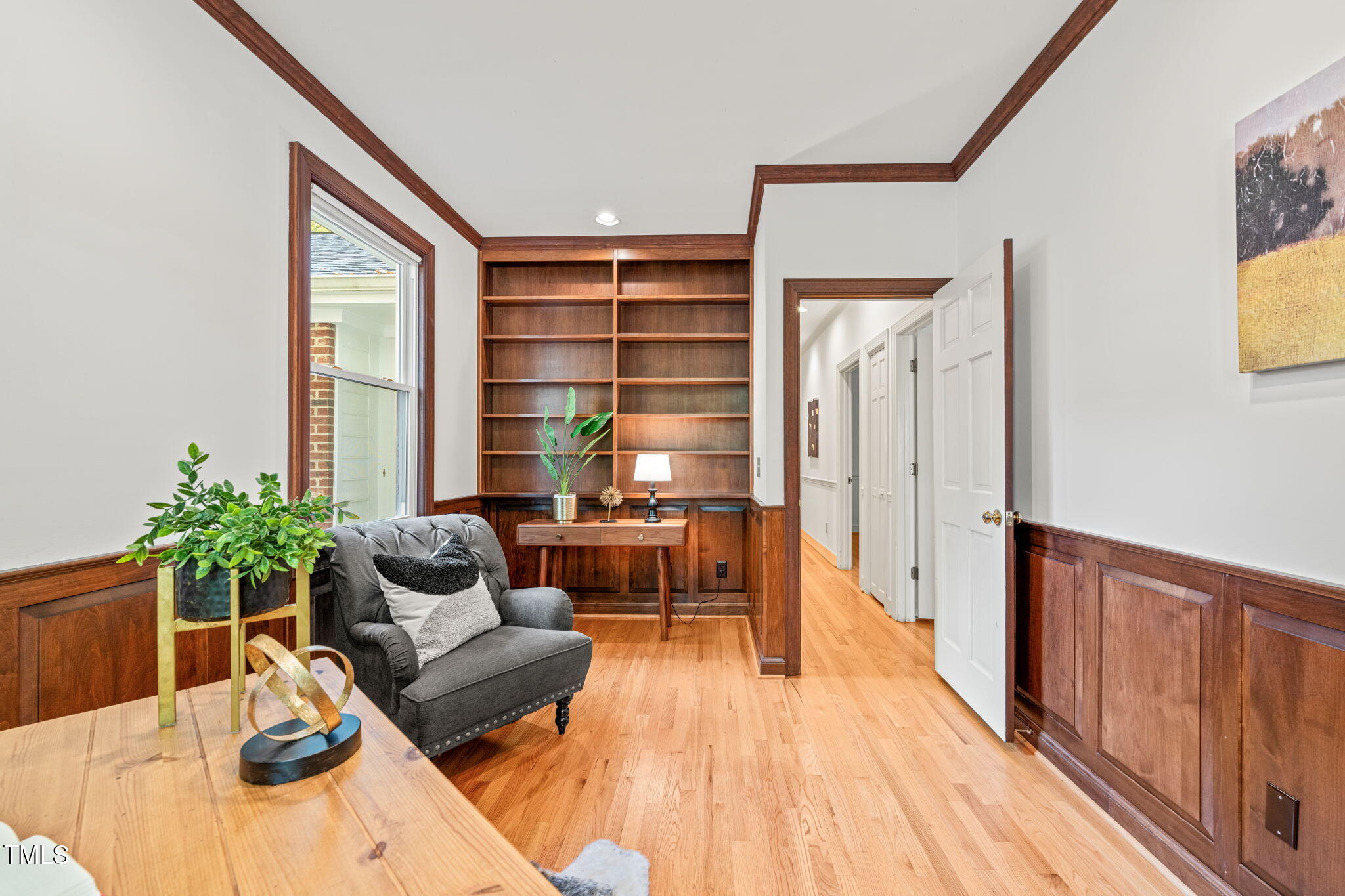 2209 Ridgefield Drive Chapel Hill, NC 27517 - Photo 29 of 57 a living room with furniture and wooden floor