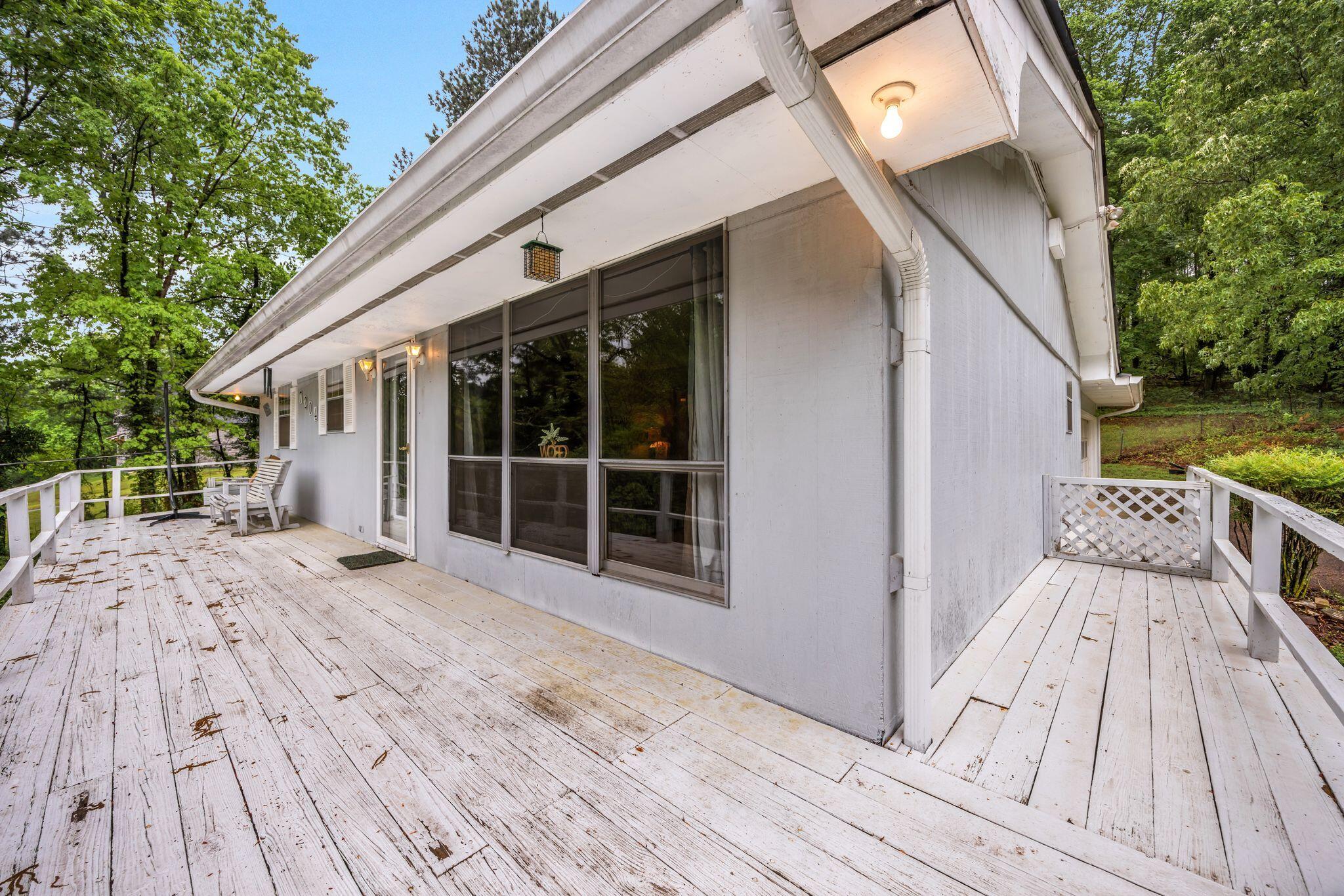 7204 Shore Drive Harrison, TN 37341 - Photo 4 of 32 Front Door Enters into Family Room