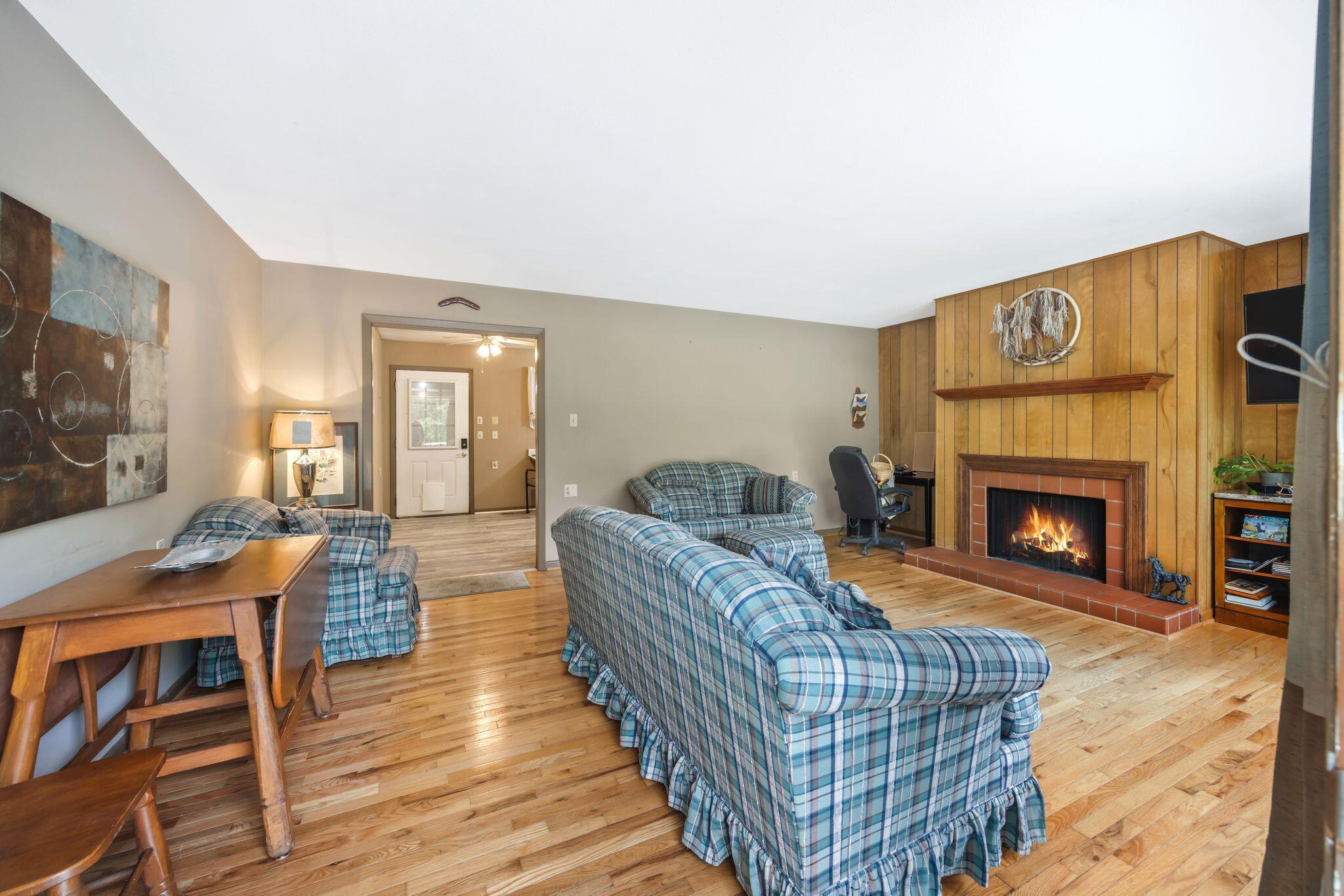 7204 Shore Drive Harrison, TN 37341 - Photo 6 of 32 FR With Fireplace