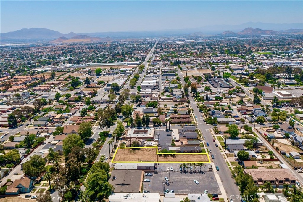 210 North Riverside Avenue Rialto, CA 92376 - Photo 5 of 7
