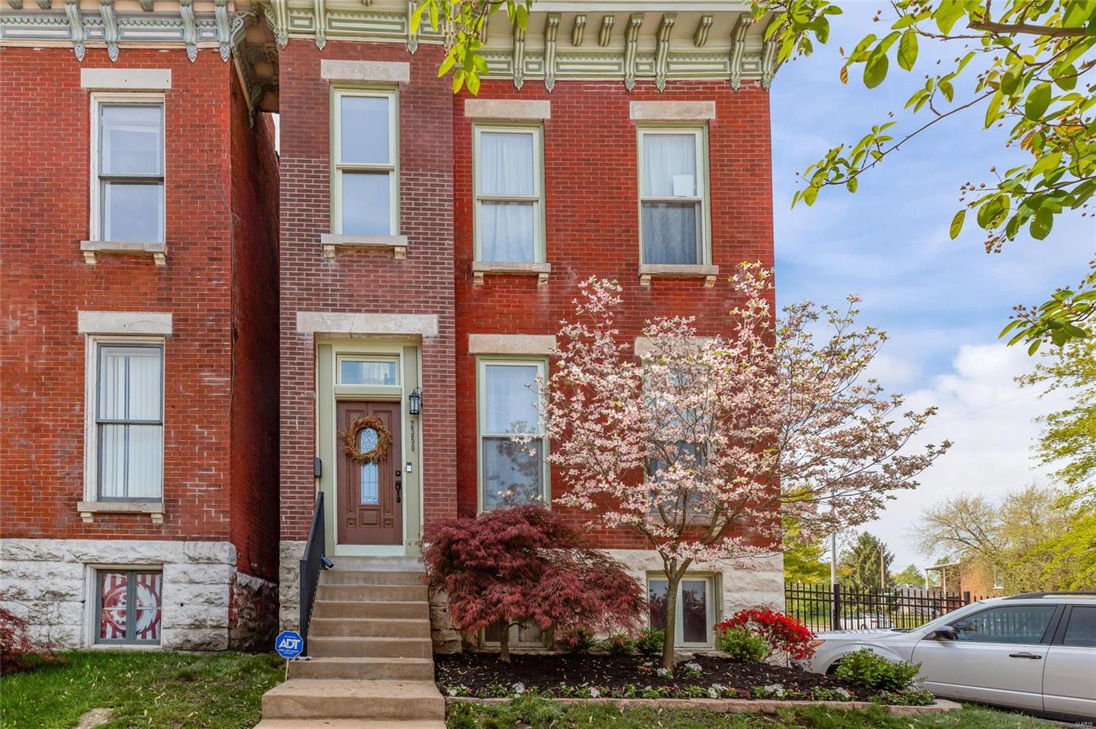 2350 Rutger St. Louis, MO 63104 - Photo 1 of 33