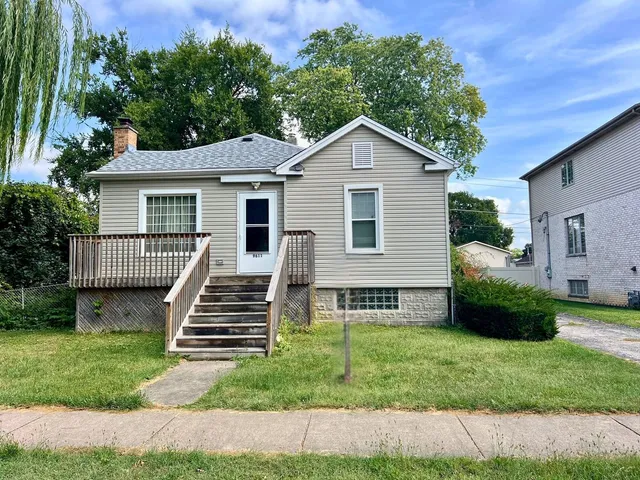 $240,000 | 9611 Merton Avenue, Oak Lawn, IL 60453