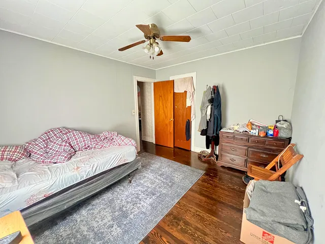 $240,000 | 9611 Merton Avenue, Oak Lawn, IL 60453