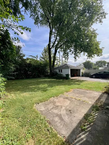 $240,000 | 9611 Merton Avenue, Oak Lawn, IL 60453