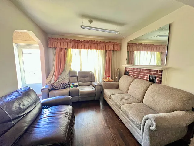 $240,000 | 9611 Merton Avenue, Oak Lawn, IL 60453