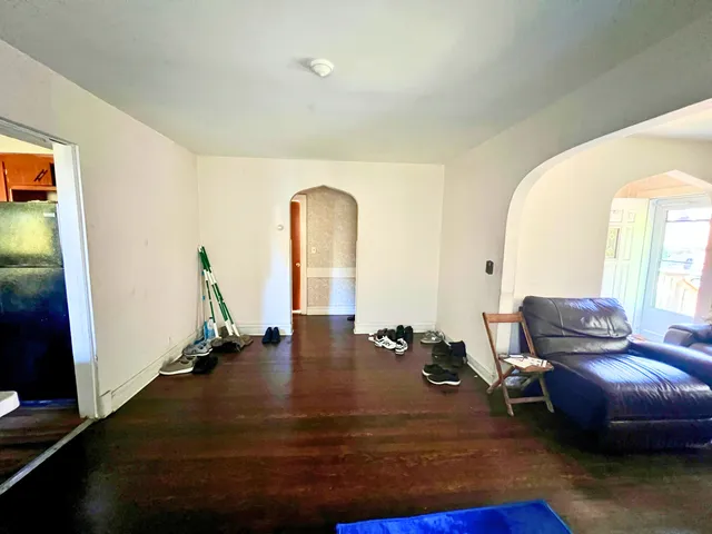 $240,000 | 9611 Merton Avenue, Oak Lawn, IL 60453