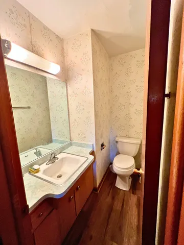 $240,000 | 9611 Merton Avenue, Oak Lawn, IL 60453