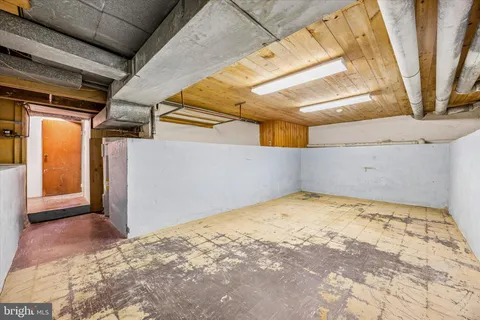 a view of a storage & utility room