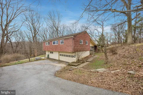 $630,000 | 675 Trephanny Lane, Wayne, PA 19087