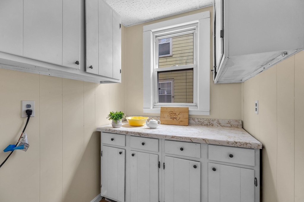 102 Florida Street Springfield, MA 01109 - Photo 6 of 45 a sink with window