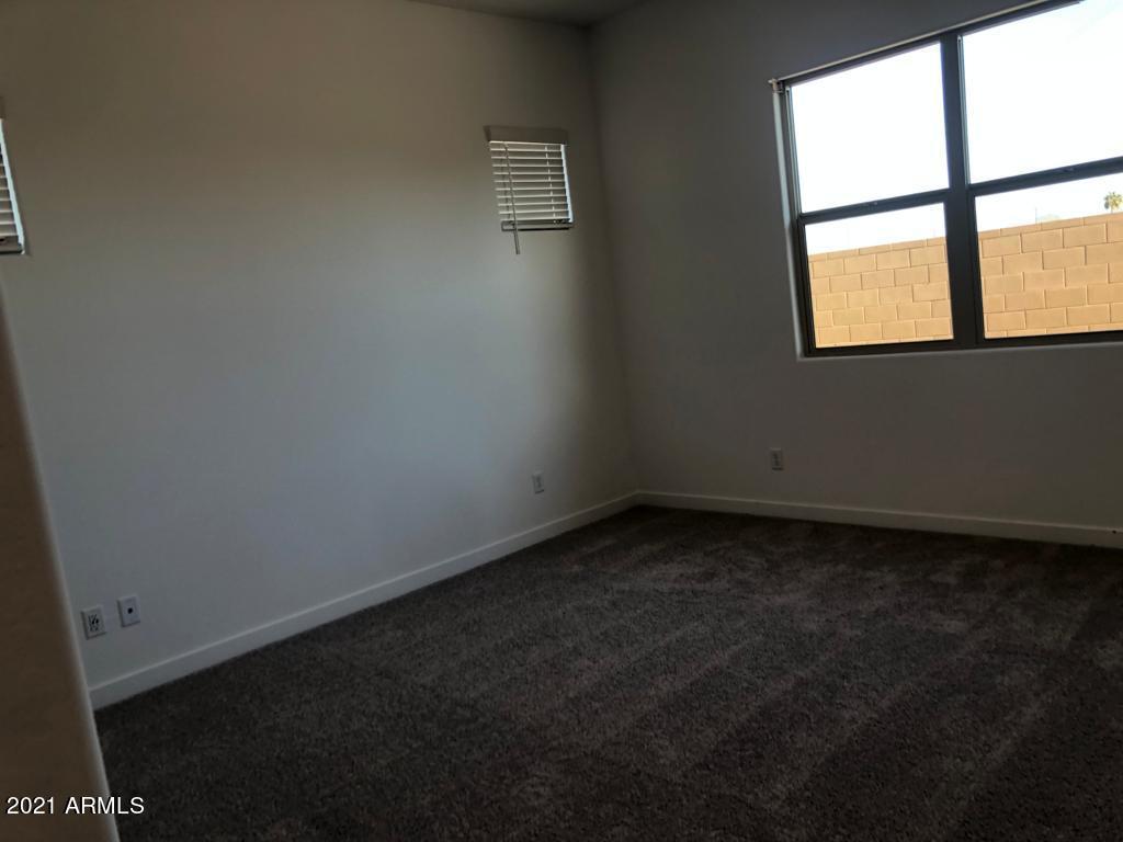 16755 West Sand Hills Road Surprise, AZ 85387 - Photo 4 of 23 PHOTO-2021-02-09-16-44-20 (015)