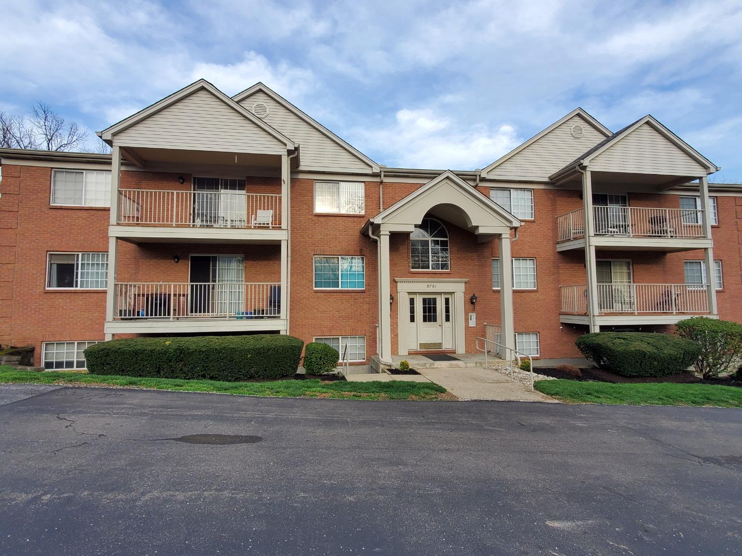 5761 Cheviot Road, Unit 2B Cincinnati, OH 45247 - Photo 2 of 26