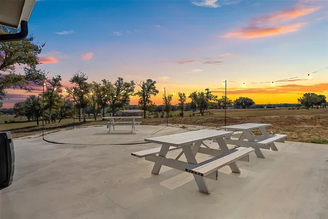 $775,000 | 805 Carter Lane, Santo, TX 76472