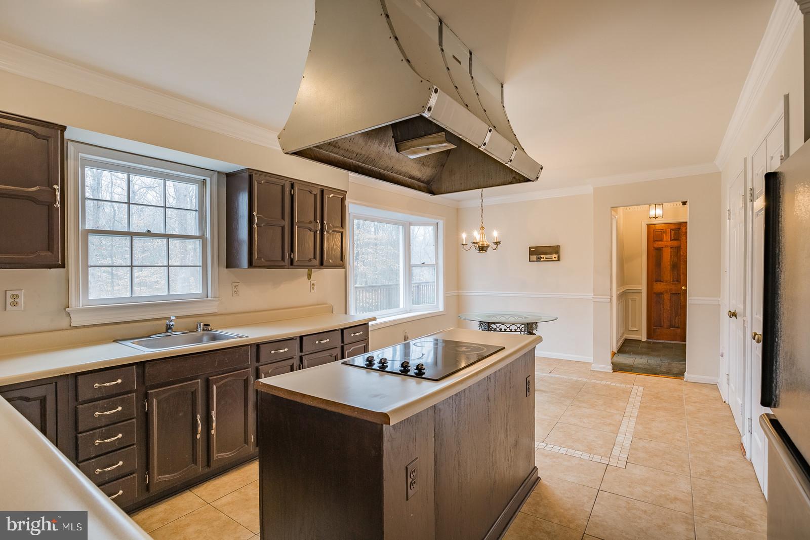 8057 Counselor Road Manassas, VA 20112 - Photo 14 of 37 Gallery Image 14