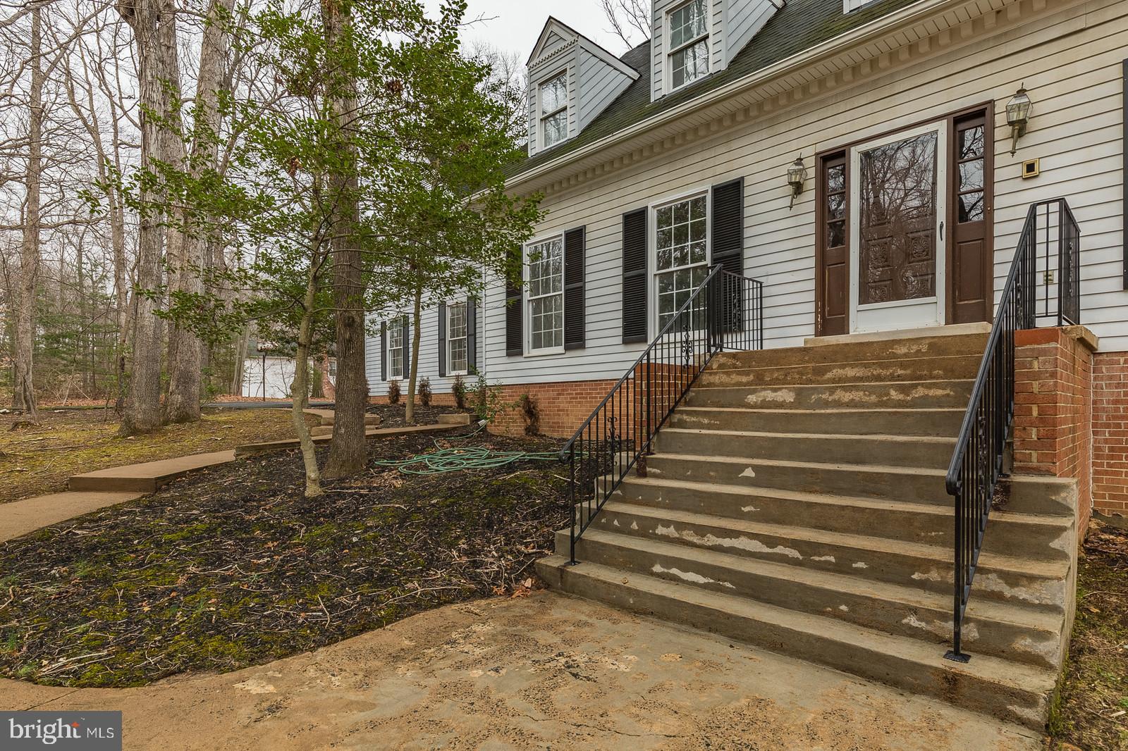 8057 Counselor Road Manassas, VA 20112 - Photo 3 of 37 Gallery Image 3