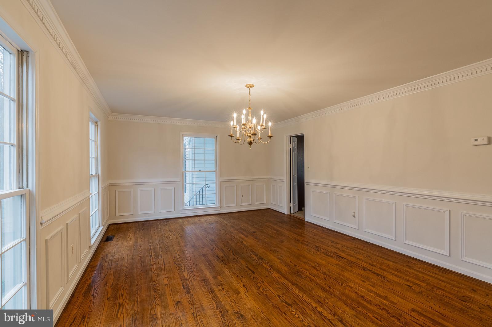 8057 Counselor Road Manassas, VA 20112 - Photo 5 of 37 Gallery Image 5