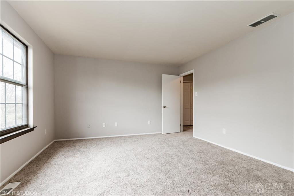 19 Rutledge Court East Brunswick, NJ 08816 - Photo 18 of 25 Gallery Image 18