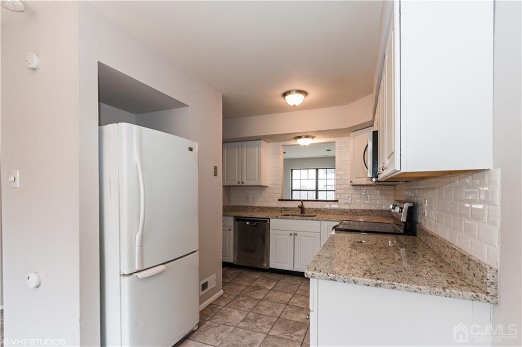 19 Rutledge Court East Brunswick, NJ 08816 - Photo 3 of 25 Gallery Image 3