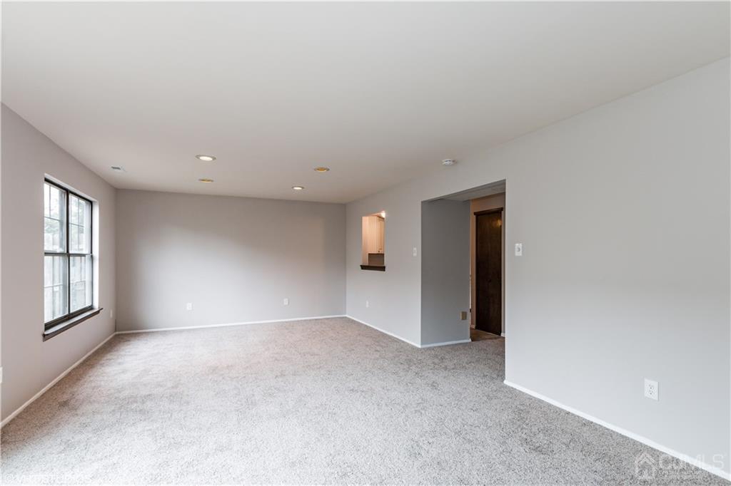 19 Rutledge Court East Brunswick, NJ 08816 - Photo 8 of 25 Gallery Image 8