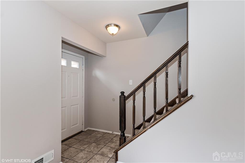 19 Rutledge Court East Brunswick, NJ 08816 - Photo 9 of 25 Gallery Image 9