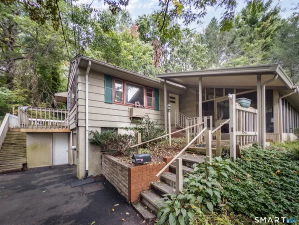 $279,000 | 889 Benham Street, Hamden, CT 06514