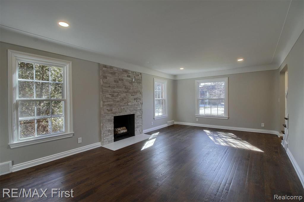 60 Hawthorne Road Grosse Pointe Shores, MI 48236 - Photo 4 of 28