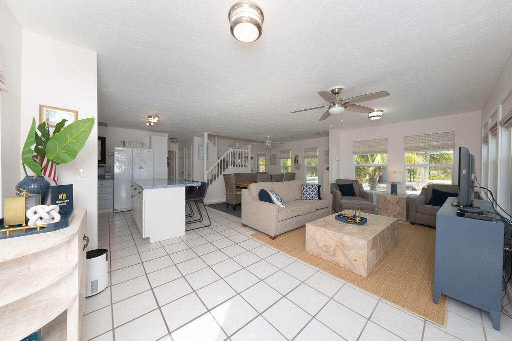 58121 Morton Street Marathon, FL 33050 - Photo 30 of 93 Living Room