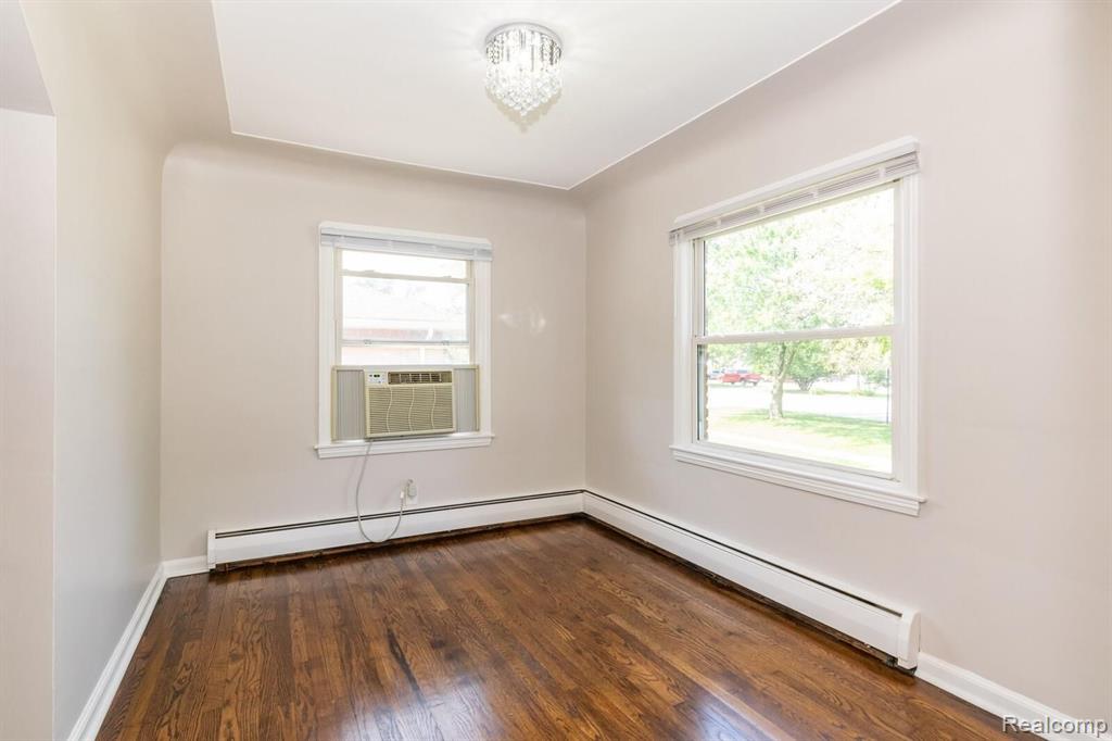 21560 Kelly Road Eastpointe, MI 48021 - Photo 9 of 23