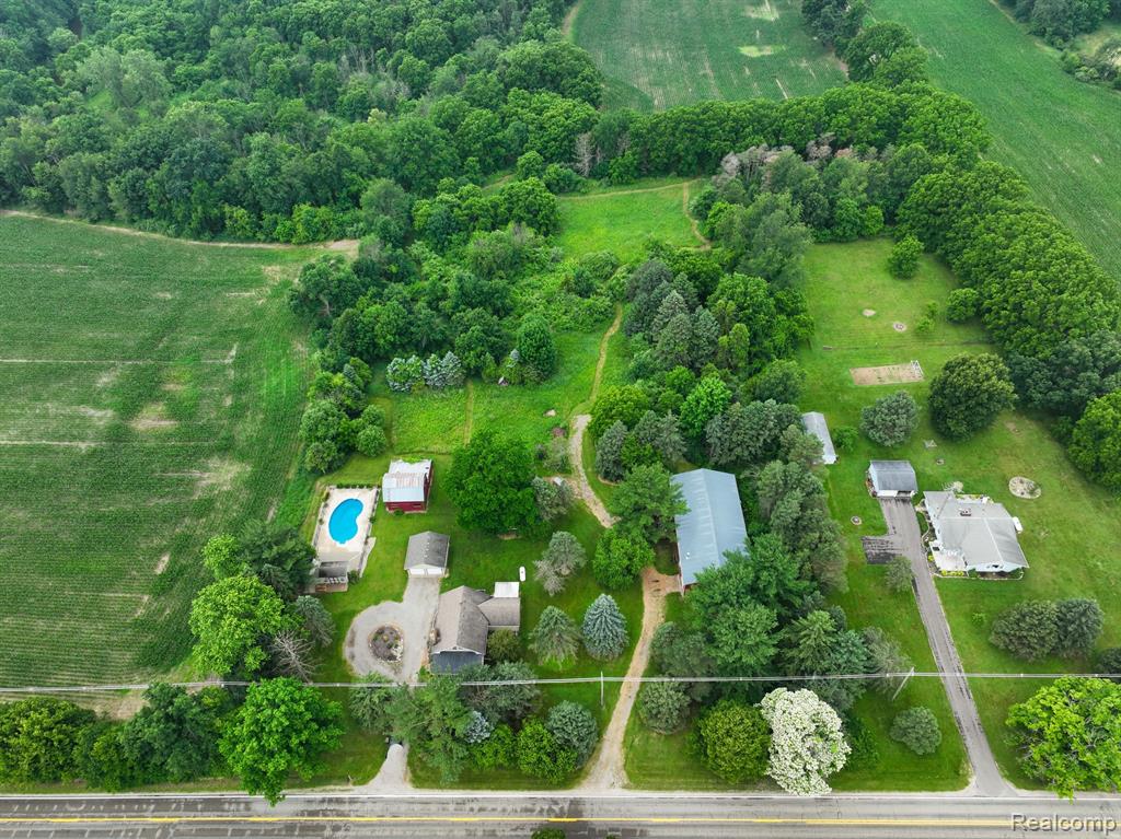 8953 Oak Grove Road Howell, MI 48855 - Photo 2 of 34