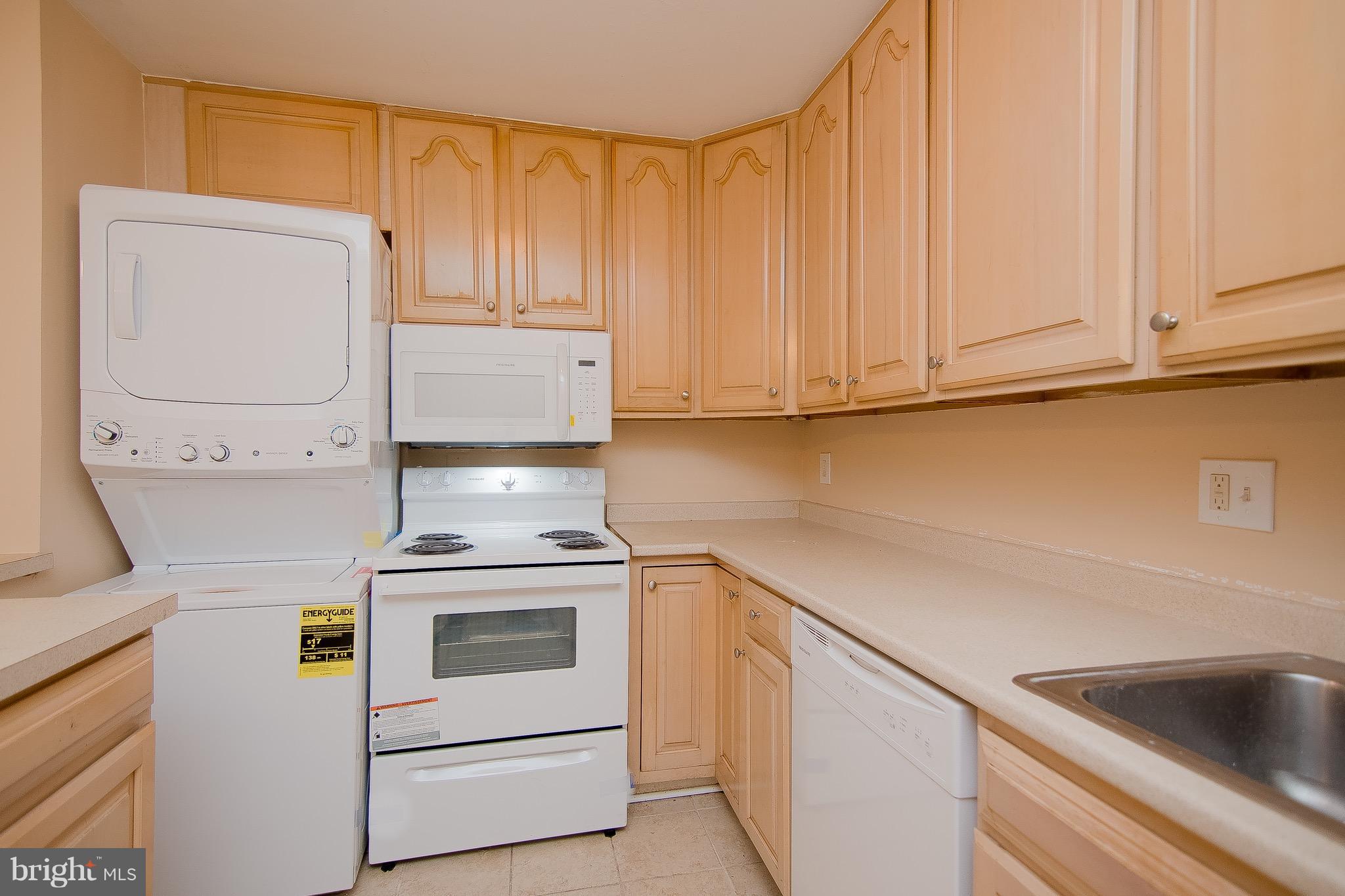 9112 Taney Road Manassas, VA 20110 - Photo 5 of 18 Kitchen