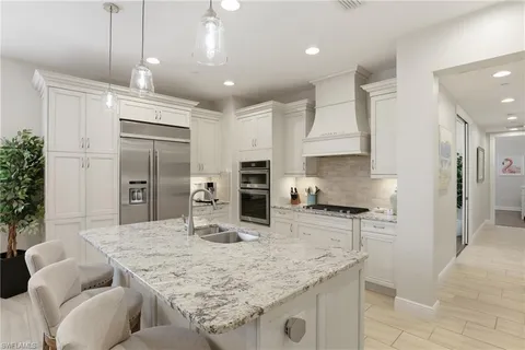 $1,175,000 | 16378 Viansa Way, Unit 202, Naples, FL 34110