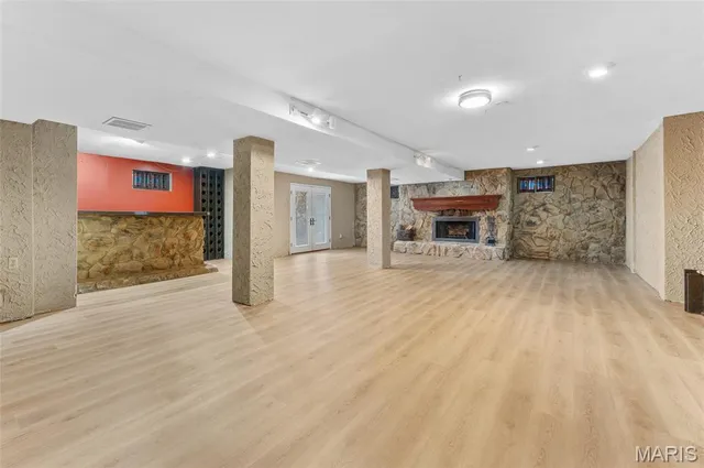 $330,000 | 2 Powder Creek Drive, Belleville, IL 62223