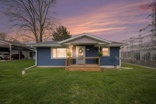 $279,900 | 302 Hillsdale Street, Jackson, MI 49202